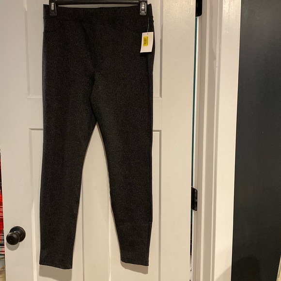 Chic pull-on black and gray stretch pants.  Sanctuary brand.  Size Large, NWT. - Picture 1 of 6